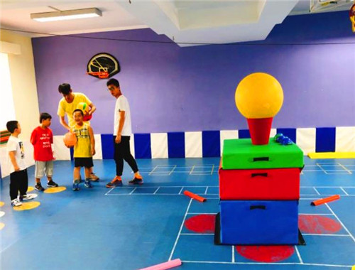 嘻游儿童体能中心